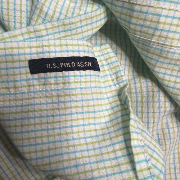 Short-Sleeve Button-Down Men’s Dress Shirt, Size XL - Picture 4 of 13